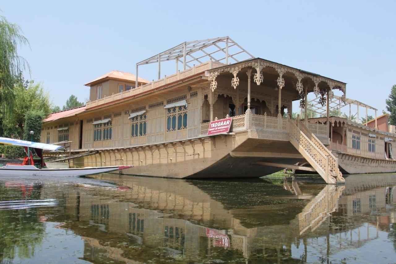 Hotel Yadgaar Houseboats Srīnagar Esterno foto
