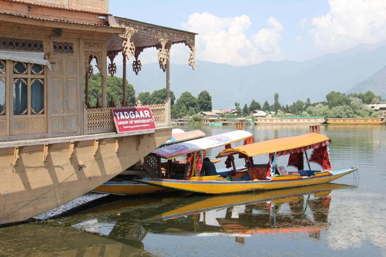 Hotel Yadgaar Houseboats Srīnagar Esterno foto