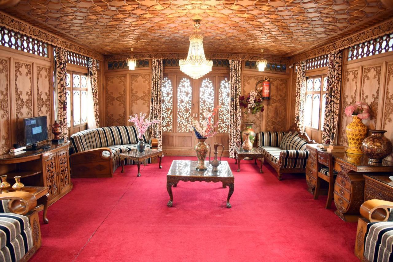Hotel Yadgaar Houseboats Srīnagar Esterno foto